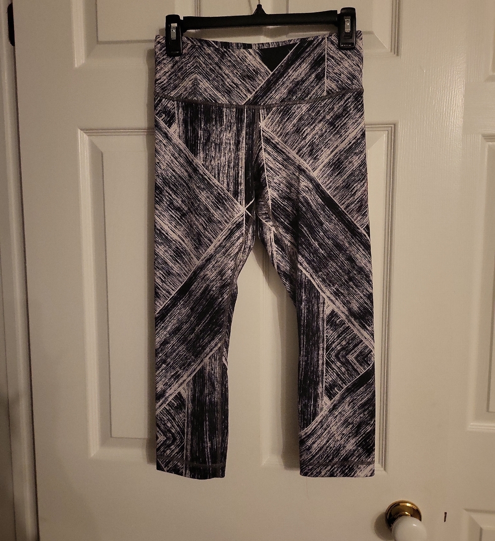 lululemon athletica Black & White Patterned Capris